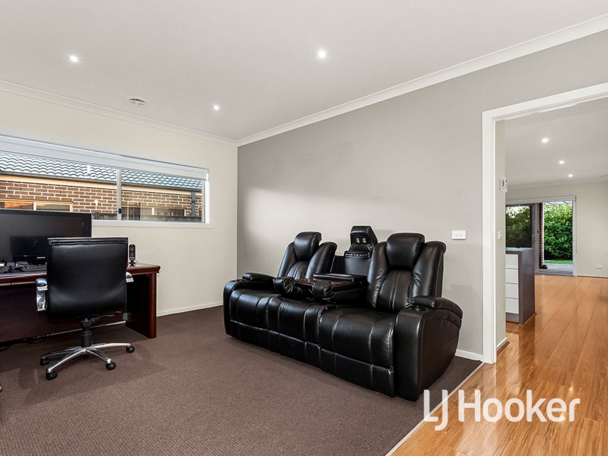 33 Regal Road, Point Cook VIC 3030, Image 1