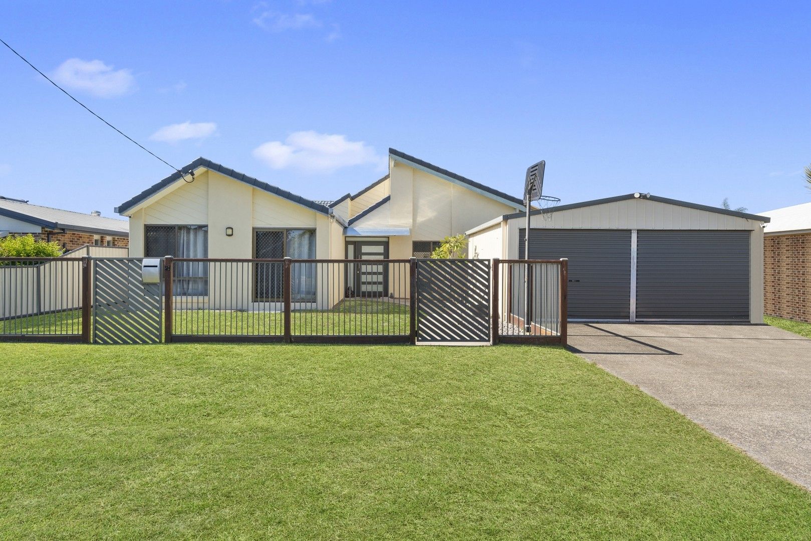 18 Pheasant Avenue, Banksia Beach QLD 4507, Image 0