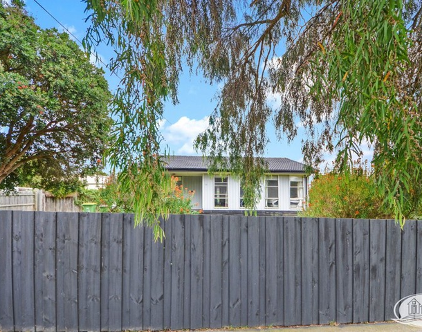 19 Banyan Crescent, Portland VIC 3305