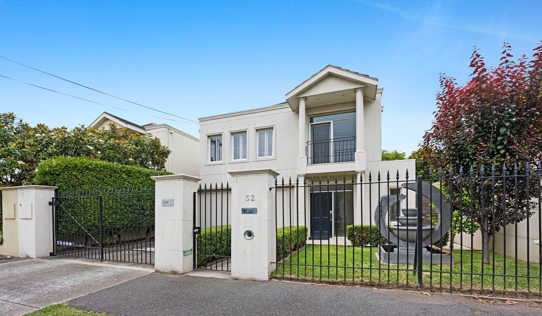 4 bedrooms Townhouse in 32 Wolseley Grove BRIGHTON VIC, 3186