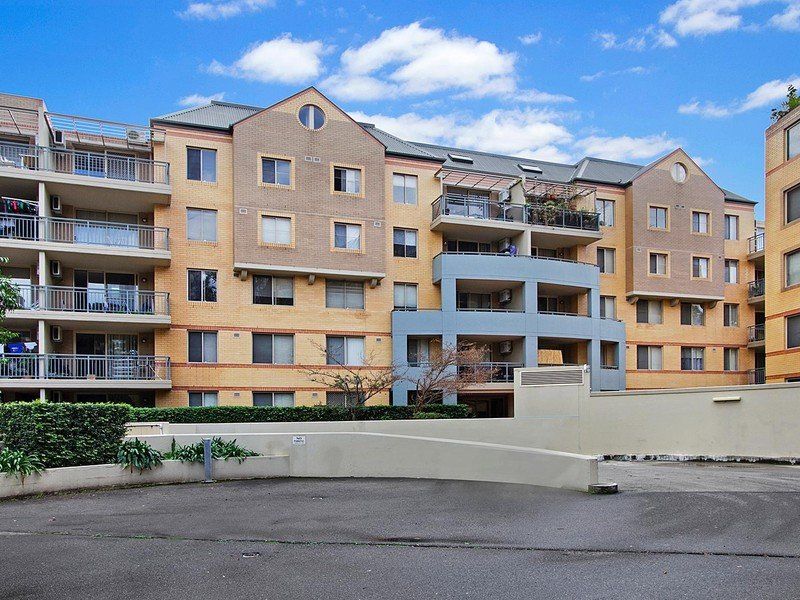 2 bedrooms Apartment / Unit / Flat in 15/18 Sorrell Street PARRAMATTA NSW, 2150