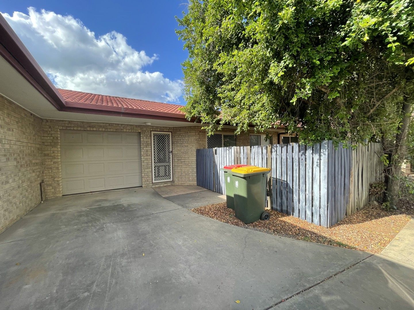 3 bedrooms Apartment / Unit / Flat in 2/39 Flight Drive MORANBAH QLD, 4744
