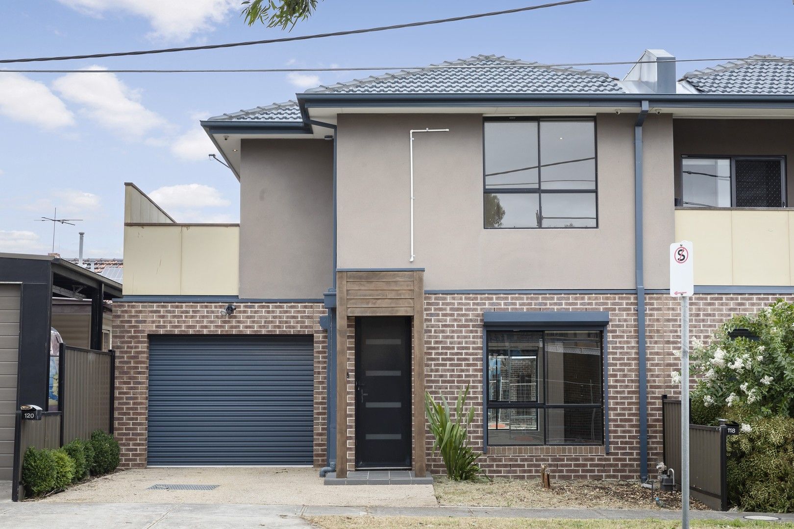 2 bedrooms Townhouse in 120 Theodore Street ST ALBANS VIC, 3021