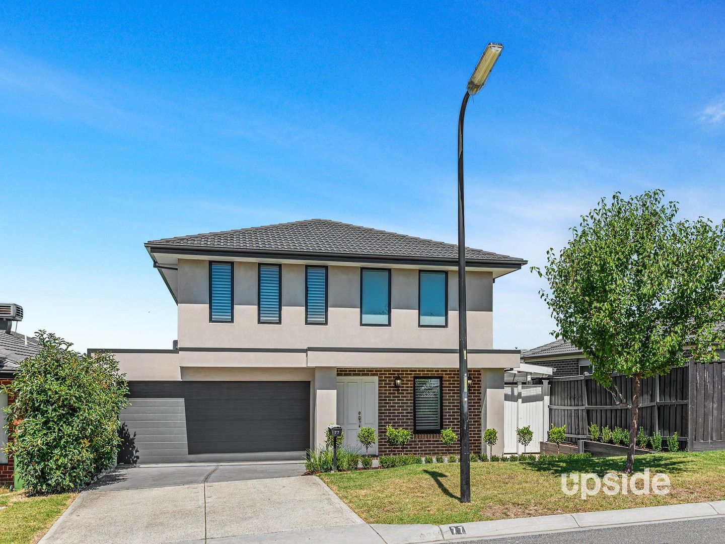 4 bedrooms House in 77 Belmont Crescent PAKENHAM VIC, 3810