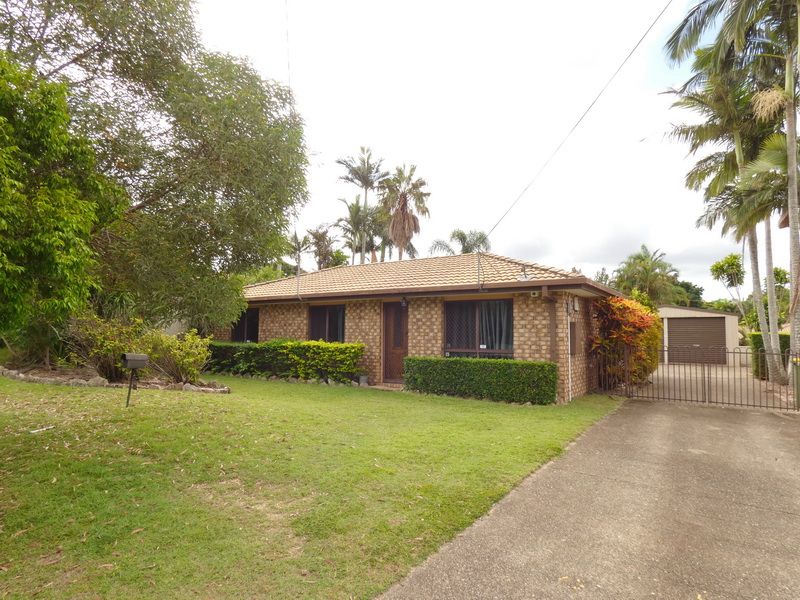 3 bedrooms House in 11 Lochore Court CRESTMEAD QLD, 4132