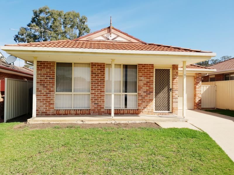15 Cusack Close, St Helens Park NSW 2560