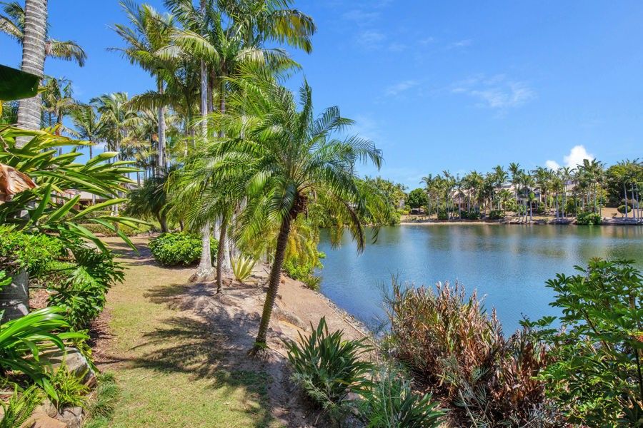 30/125 Santa Cruz Boulevard, Clear Island Waters QLD 4226, Image 2