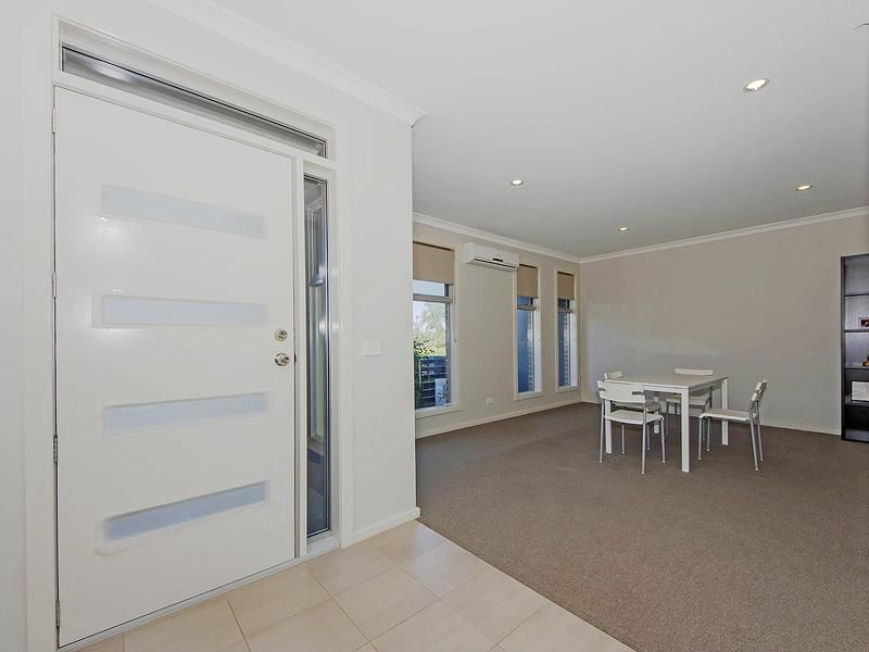 6 Mandrel Drive, WILLIAMS LANDING VIC 3027, Image 2