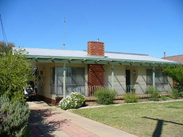 8 Chapman Street, Cowra NSW 2794