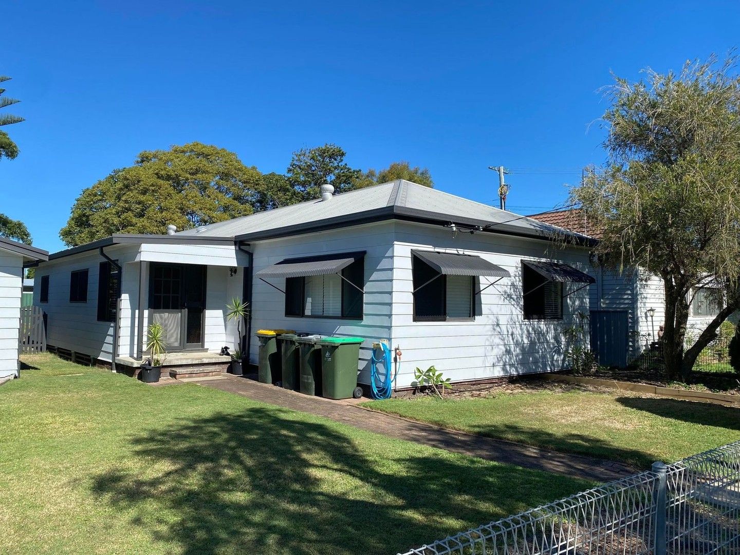 5 bedrooms House in 32 Marks Point Road MARKS POINT NSW, 2280