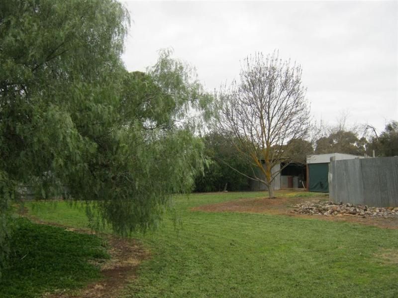 14 Spur Street, Saddleworth SA 5413, Image 2