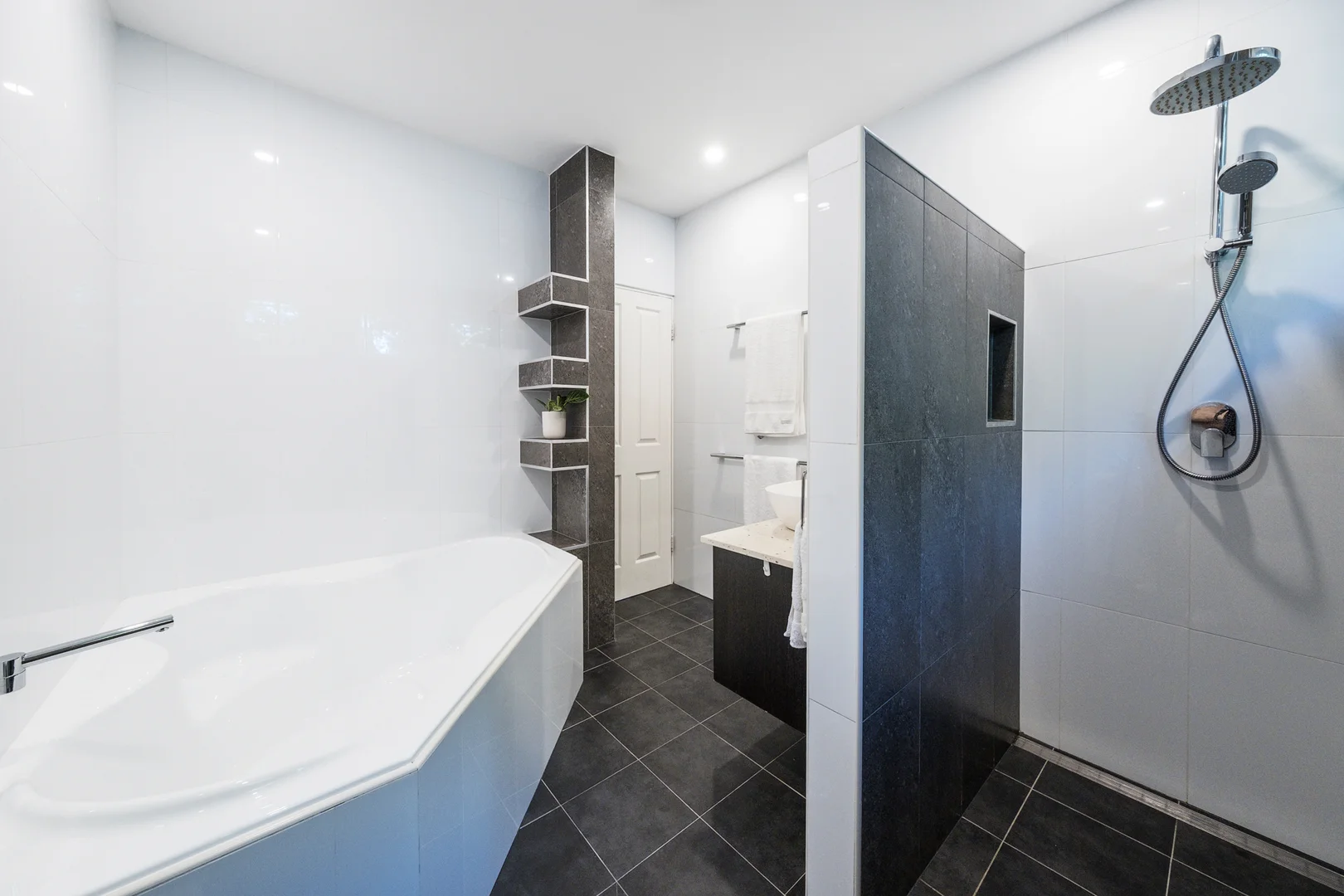 Additional image 18 of 1 Kiamala Crescent, Killara NSW 2071