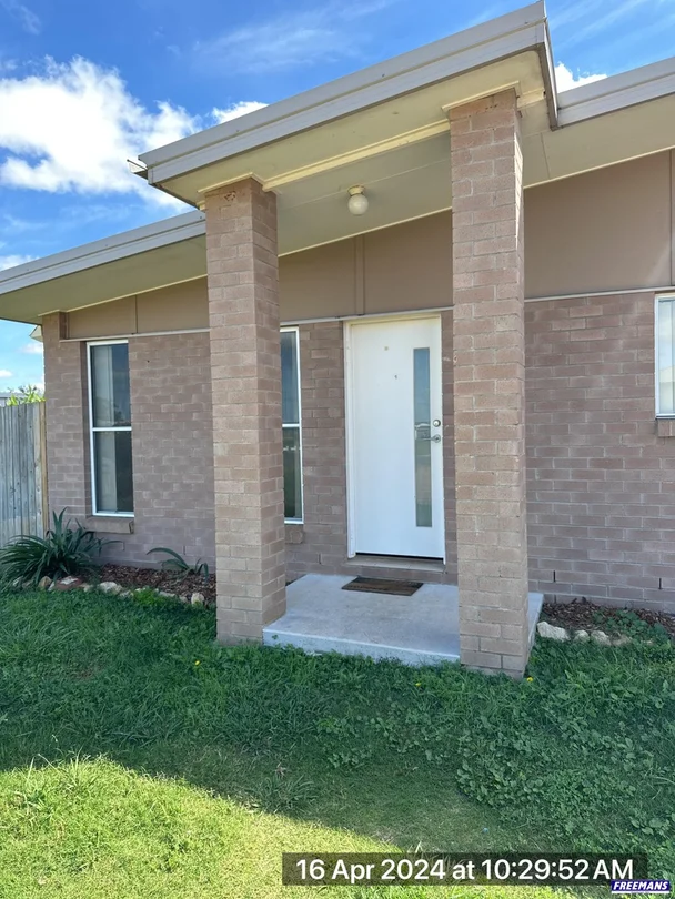 1/7 Crown Court, Kingaroy QLD 4610