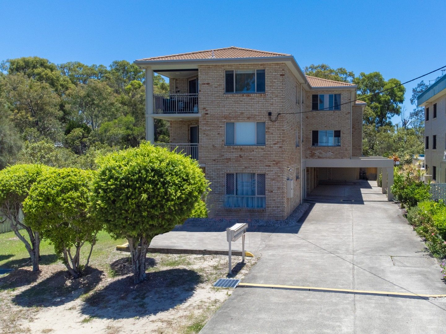 2 bedrooms Apartment / Unit / Flat in 3/7 South Esplanade BONGAREE QLD, 4507