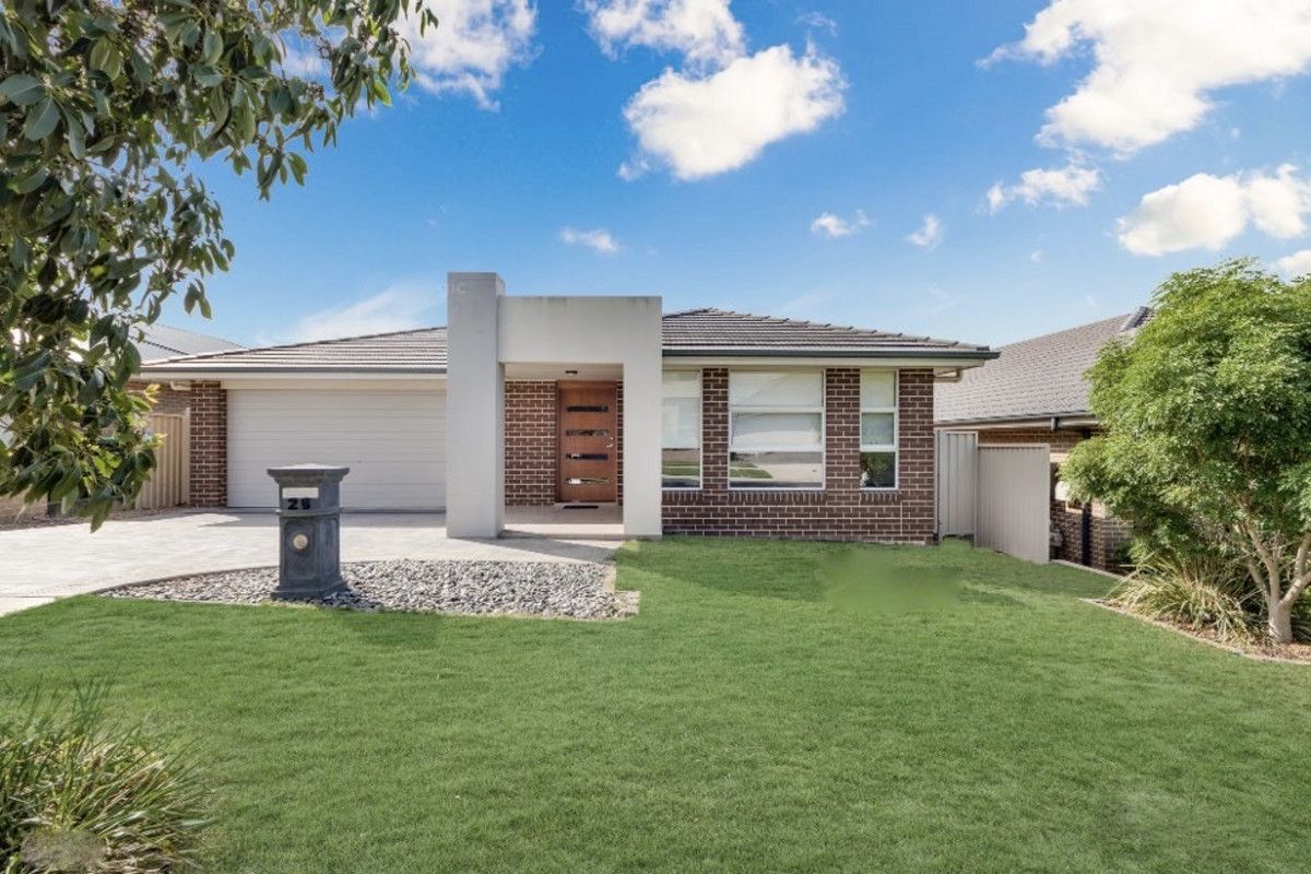 4 bedrooms House in 26 Moyengully Avenue MOUNT ANNAN NSW, 2567