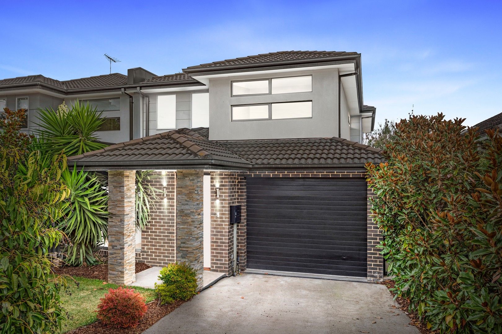 4 bedrooms Townhouse in 15A Murray Drive BURWOOD VIC, 3125