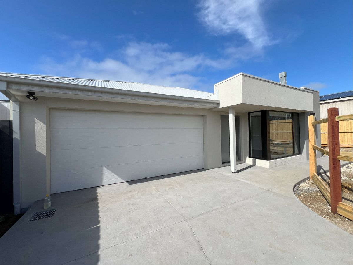 4 bedrooms House in 39 Puebla Street TORQUAY VIC, 3228