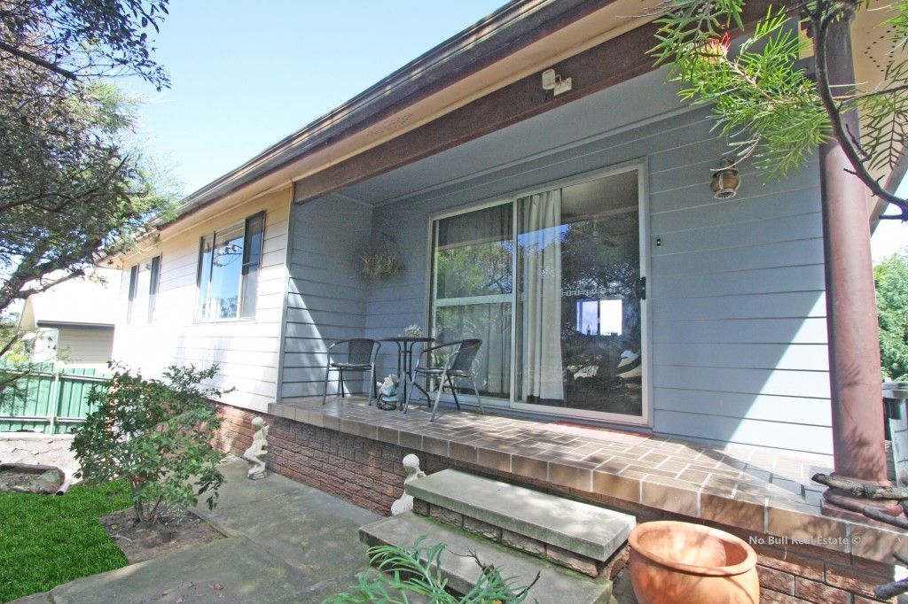 10 Booth Drive, Seahampton Property History & Address Research