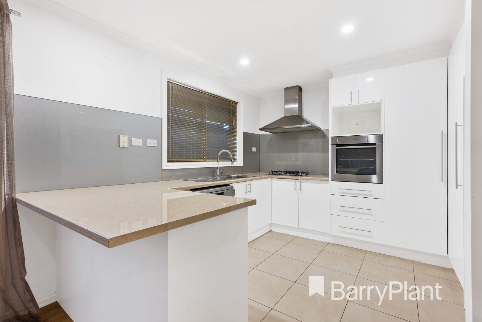 7 Tullus Court, Kings Park VIC 3021, Image 1