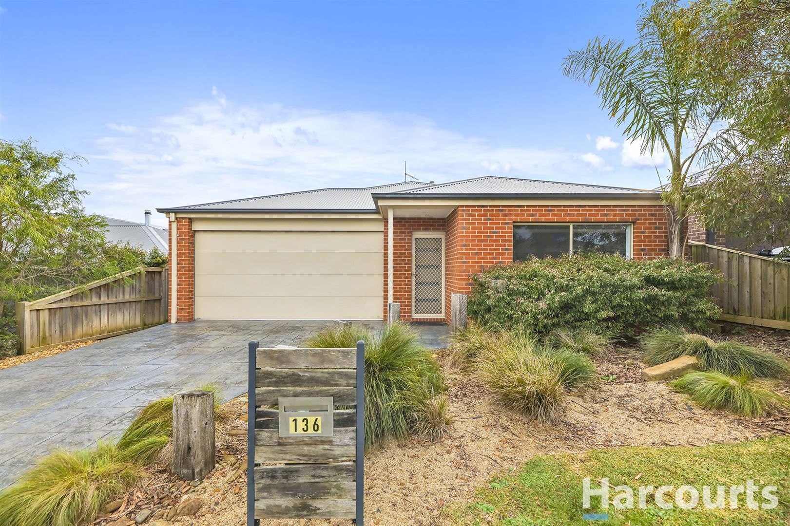 4 bedrooms House in 136 Willandra Circuit WARRAGUL VIC, 3820