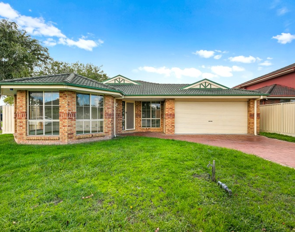 8 Highland Crescent, Narre Warren South VIC 3805