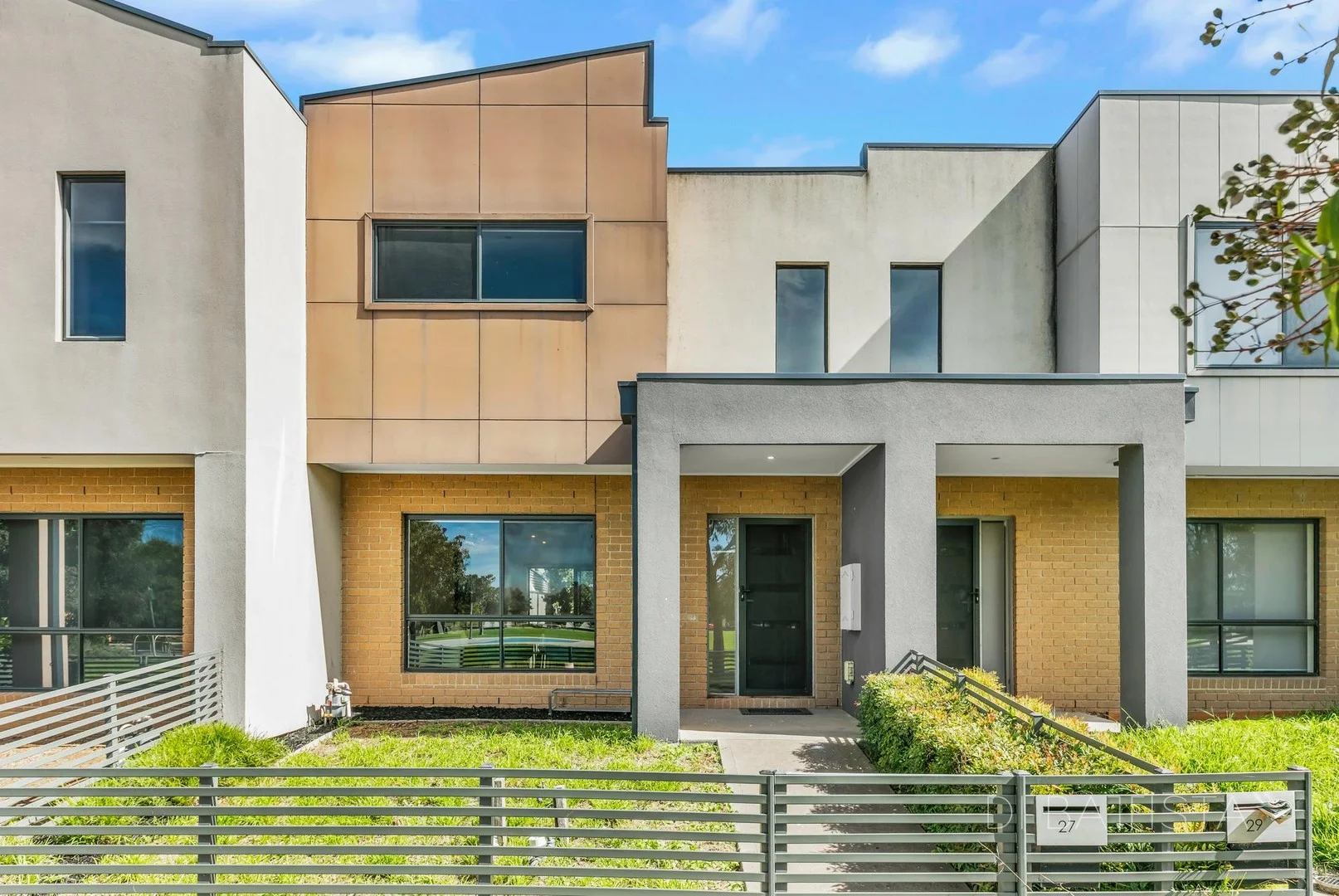 27 Channel Walk, Craigieburn VIC 3064