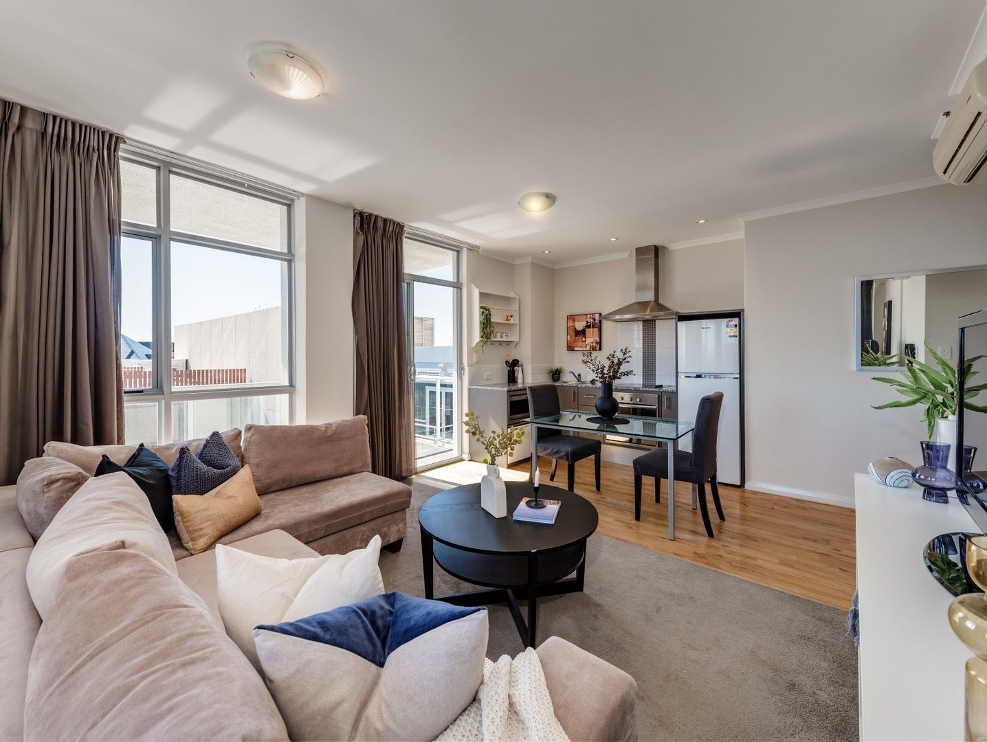 2 bedrooms Apartment / Unit / Flat in 25/996 Hay Street PERTH WA, 6000