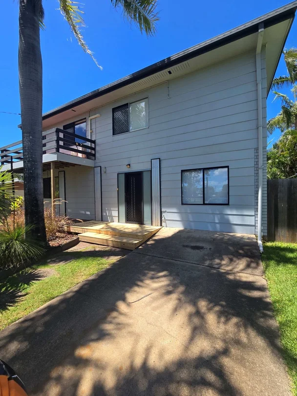 Primary image of 98 Hammond Street, Urangan QLD 4655
