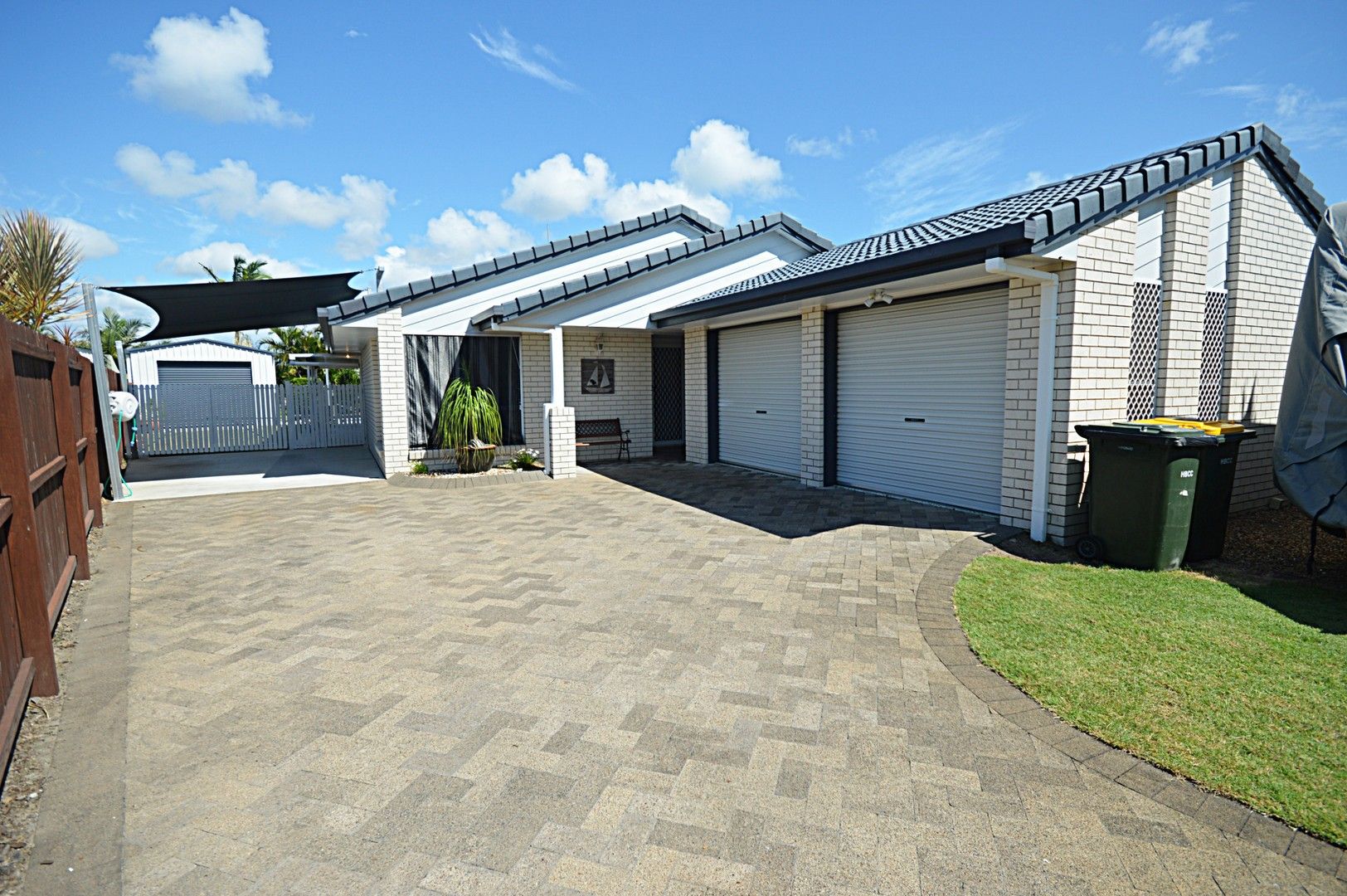 4 bedrooms House in 7 Rialto Court URANGAN QLD, 4655