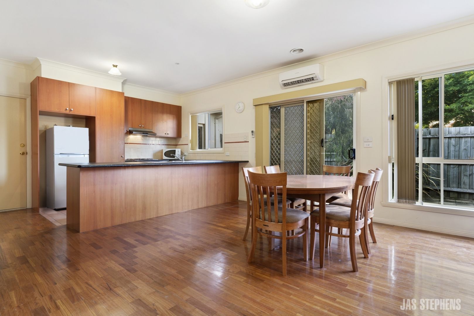 1/7 Irving Court, Maidstone VIC 3012, Image 2