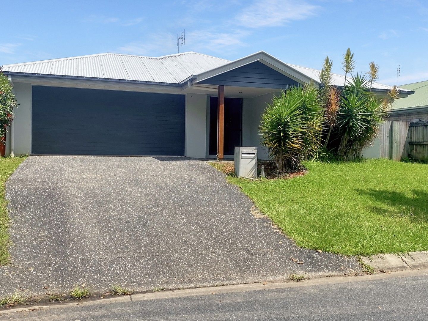 4 bedrooms House in 43 Lapwing Circuit BEERWAH QLD, 4519