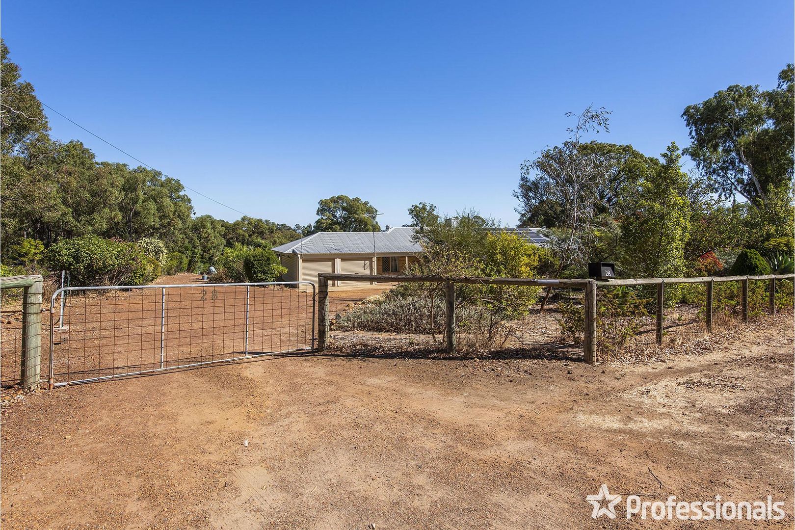 28 Wallangarra Drive, Bedfordale WA 6112, Image 2