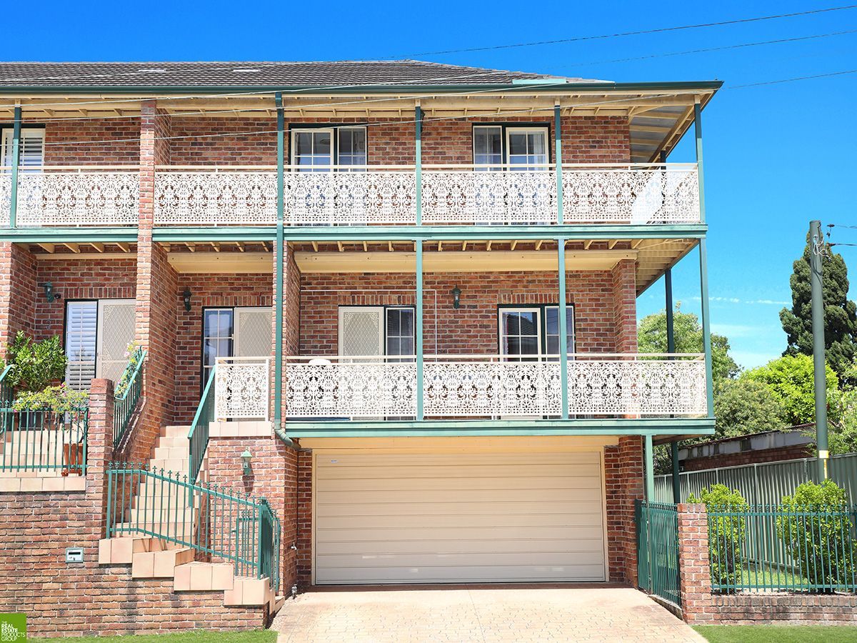 3 bedrooms Townhouse in 4/63 Bank Street WOLLONGONG NSW, 2500