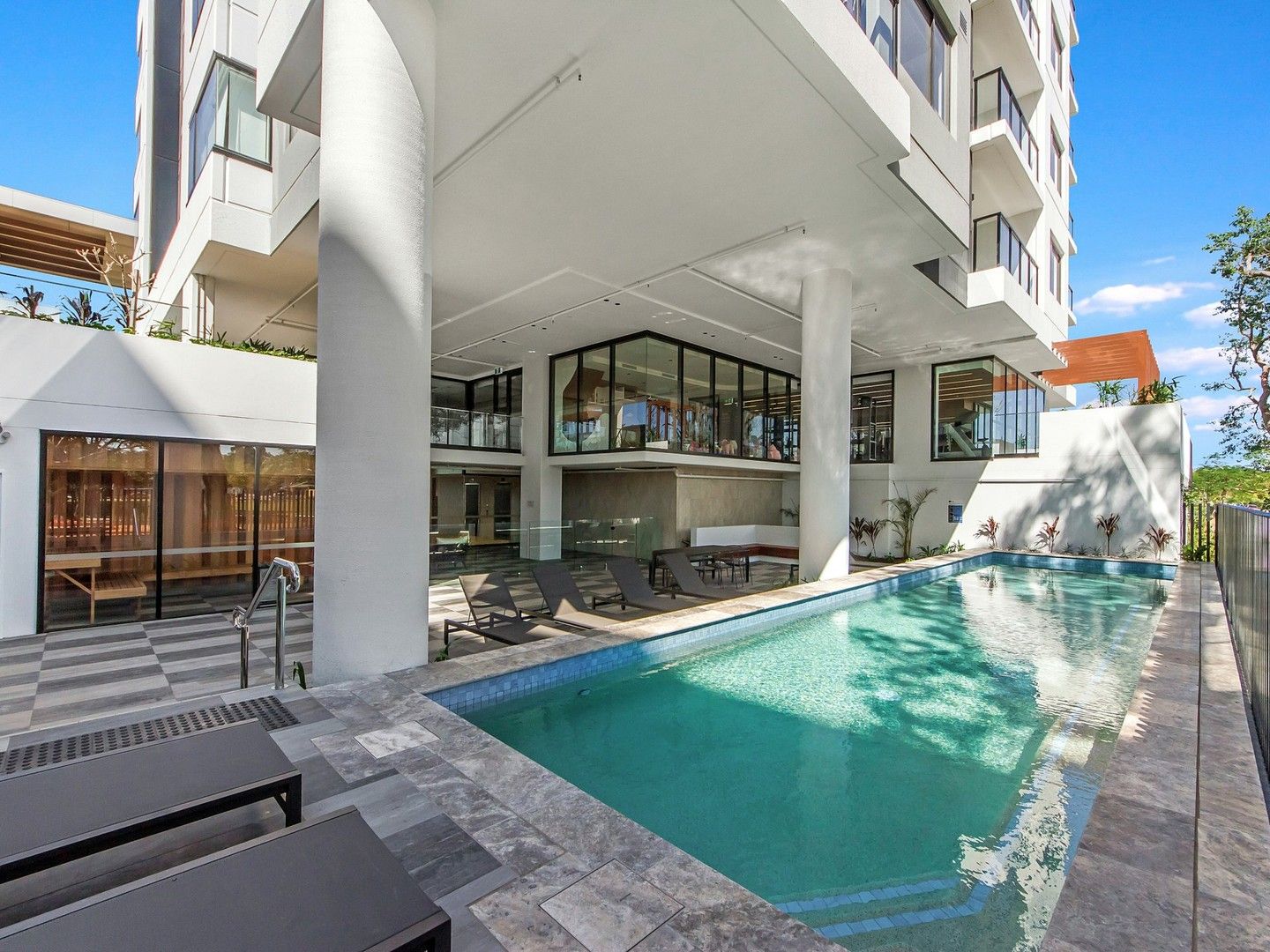 1 bedrooms Apartment / Unit / Flat in 407/372 Marine Parade LABRADOR QLD, 4215