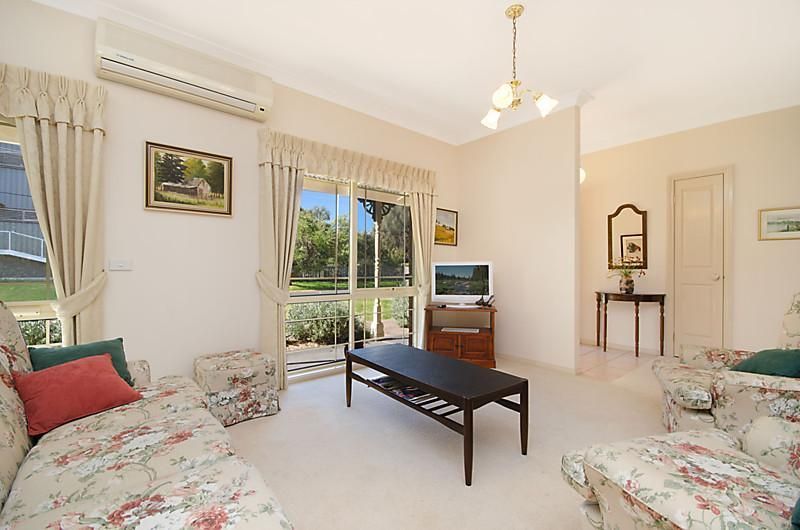 2A Jacqueline Court, POINT LONSDALE VIC 3225, Image 2