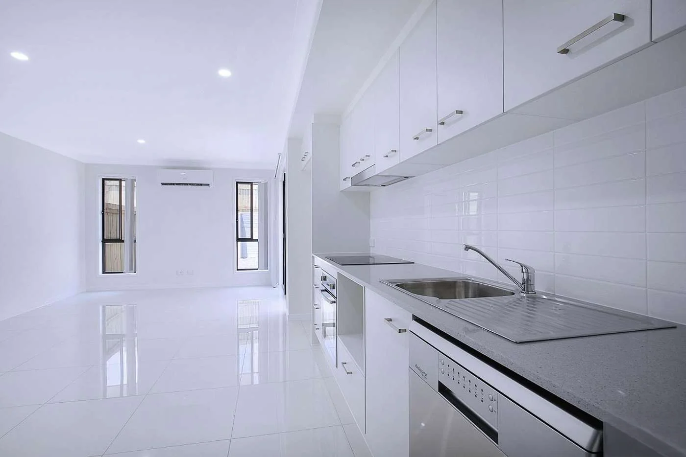 Additional image 4 of 2/14 Ludwig St, Leichhardt QLD 4305