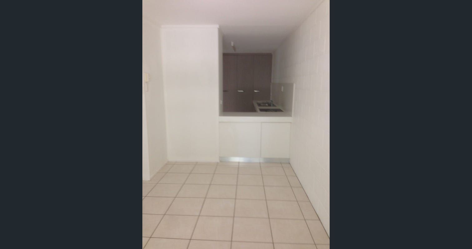 Dyer Street, Pallarenda QLD 4810 2 beds apartment for Rent, 330