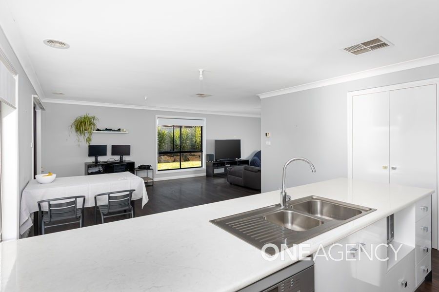 57 BARMEDMAN AVENUE, Gobbagombalin NSW 2650, Image 2