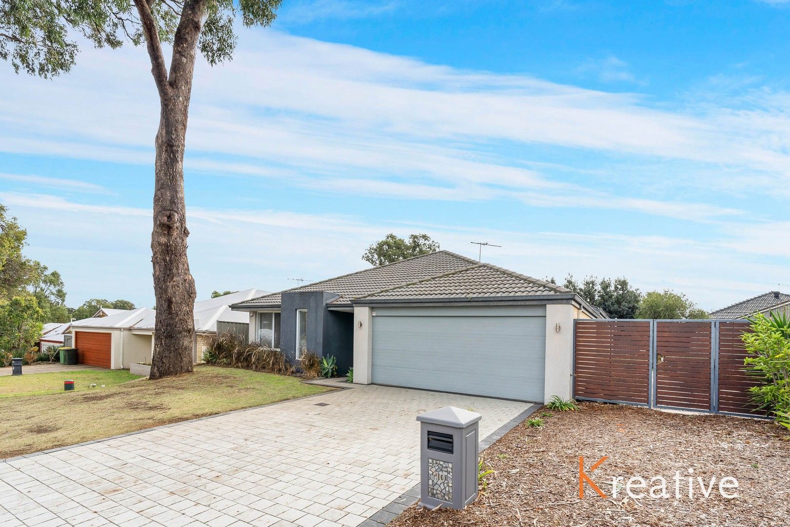 4 bedrooms House in 10 Brockenhurst Link WELLARD WA, 6170