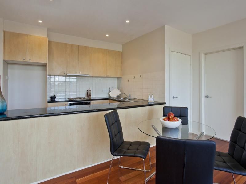 10/2 North Avenue, STRATHMORE VIC 3041, Image 1