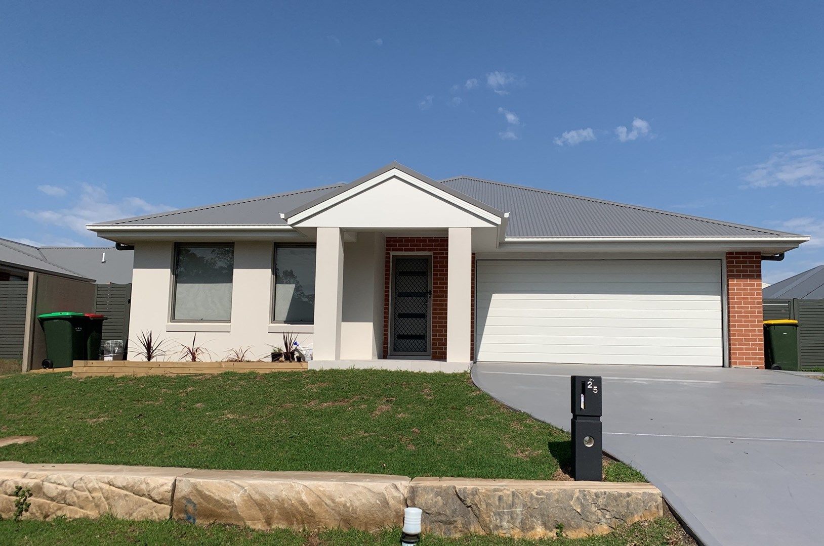3 bedrooms House in 1/25 Tooze Circuit NORTH ROTHBURY NSW, 2335