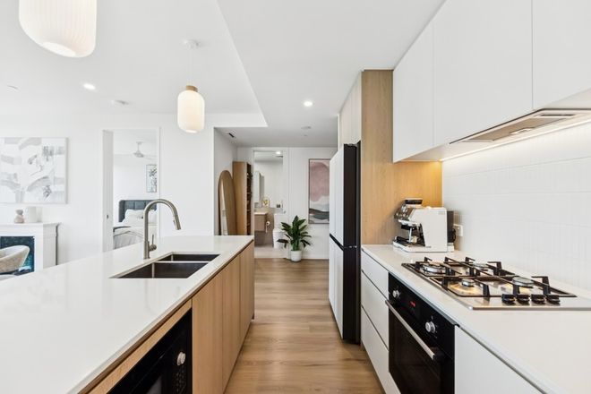 704/146 Surf Parade Broadbeach 4218 - Image 4