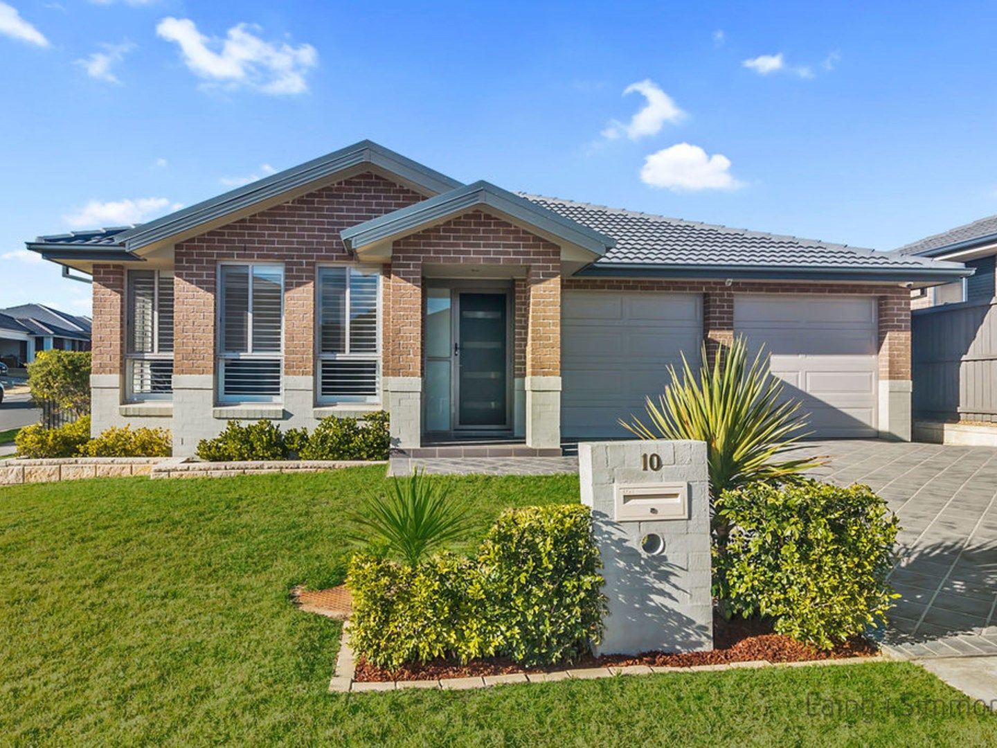 10 Hargrave Avenue, Middleton Grange Property History & Address