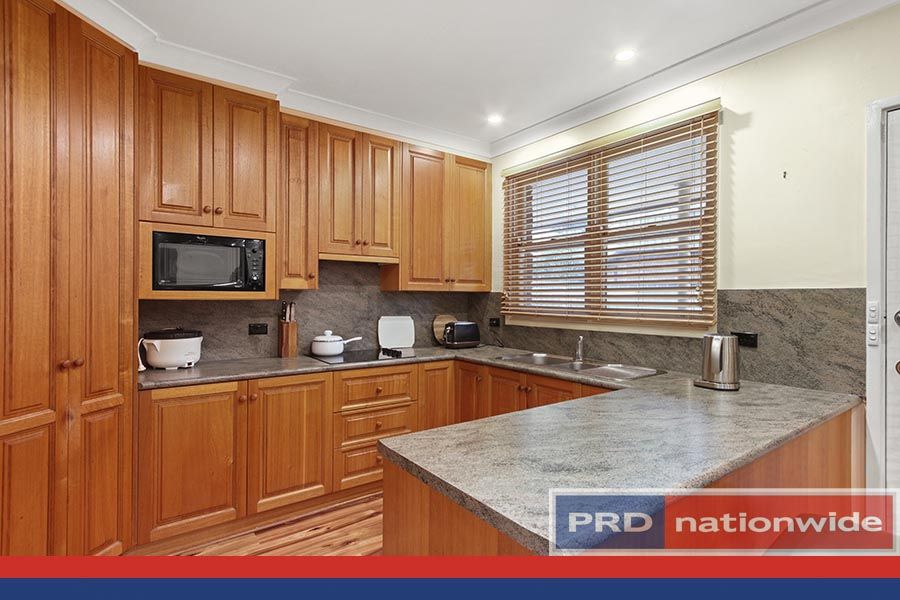 26 Sylvan Grove, Picnic Point NSW 2213, Image 2