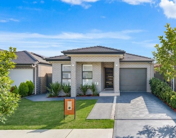 12 Grantham Crescent, Denham Court NSW 2565