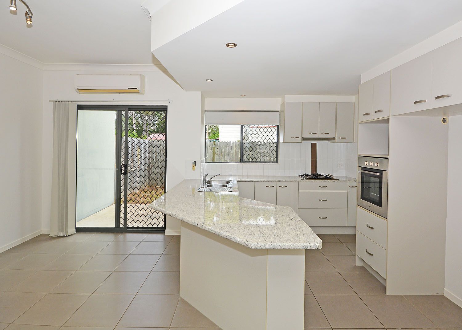 1/115 Torquay Road, Scarness QLD 4655, Image 1