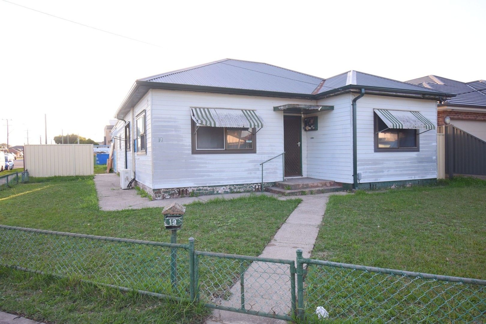 5 bedrooms House in 19 Vale Street CANLEY VALE NSW, 2166