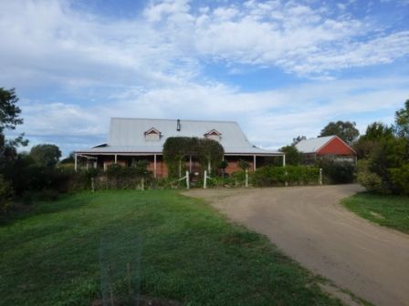 33 Water Trust Road, CHILTERN VIC 3683, Image 0