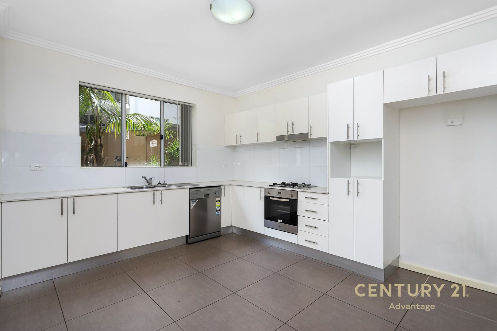 1/2-12 Civic Ave, Pendle Hill NSW 2145, Image 2