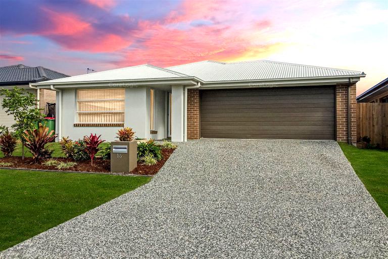 4 bedrooms House in 16 Mcpherson Street THORNLANDS QLD, 4164